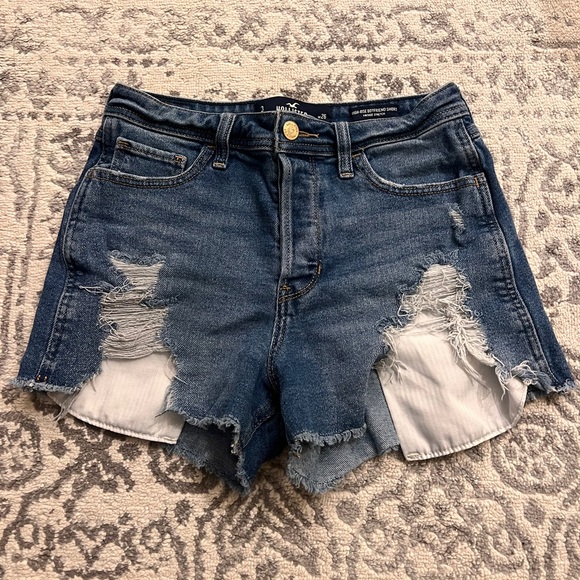 HOLLISTER | High-Rise Boyfriend Jean Shorts - Picture 2 of 5